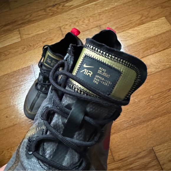 Womens Nike Air VaporMax 2019 Black Gold Red - Picture 5 of 9